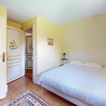 Lovely In Sur Dun Holiday home